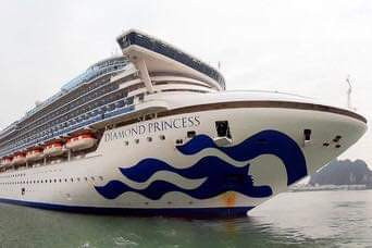 Hướng dẫn viên đoàn tàu Diamond Princess quay lại phòng cách ly sau khi bỏ trốn