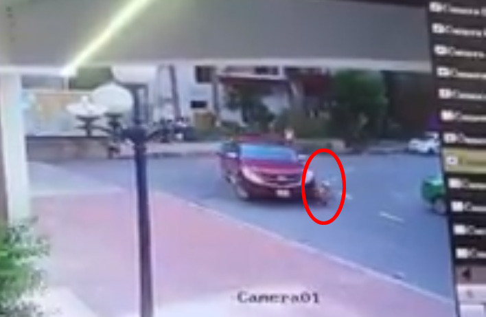 Hiện trường tai nạn. Ảnh cắt từ clip