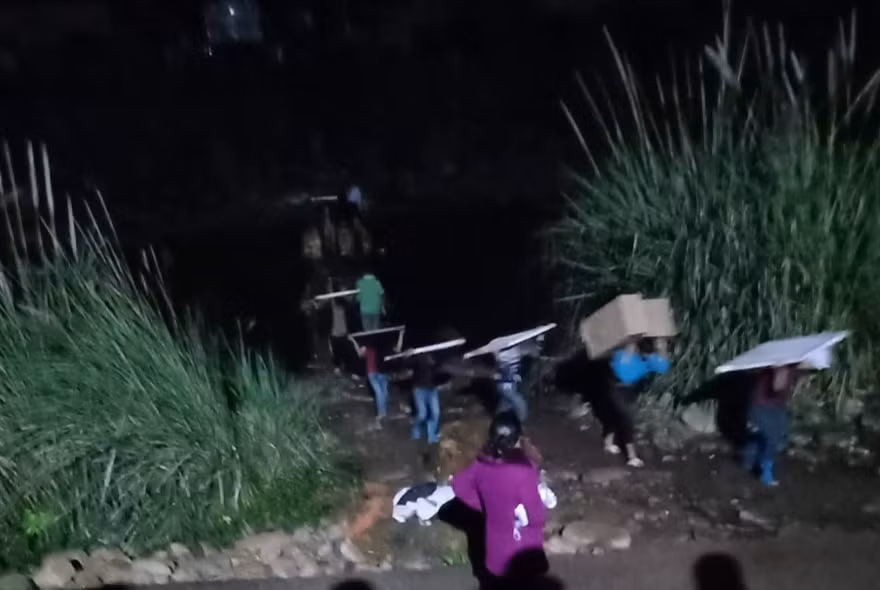 Phó Thủ tướng chỉ đạo làm rõ hàng lậu tự do qua biên giới Quảng Ninh