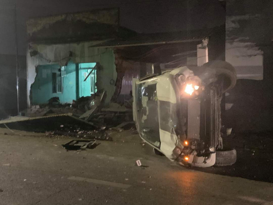 Thực hư vụ xe ô tô trốn chốt nồng độ đâm sập 2 nhà dân ở Uông Bí