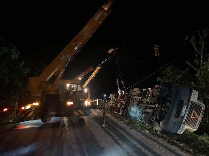 Lộ nguyên nhân vụ xe container đè bẹp xe khách làm 3 người chết