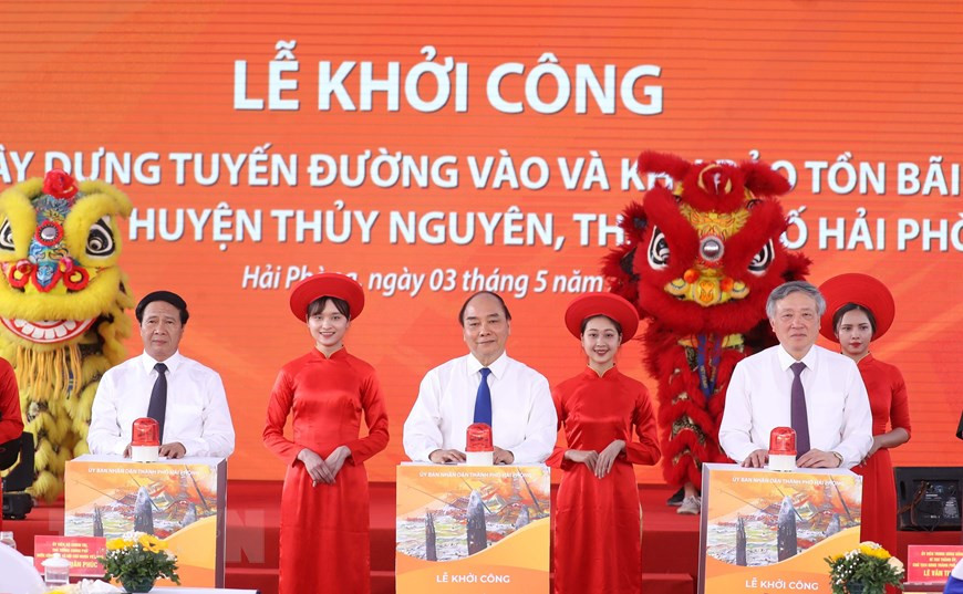 Thủ tướng dự lễ khởi công tuyến đường vào bãi cọc Cao Quỳ