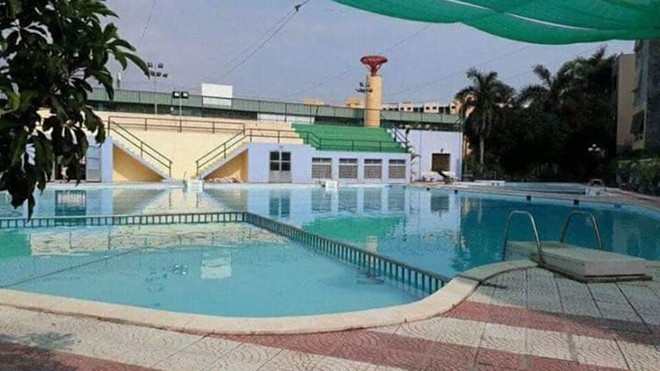 Bé trai 7 tuổi đuối nước thương tâm tại bể bơi trường đại học