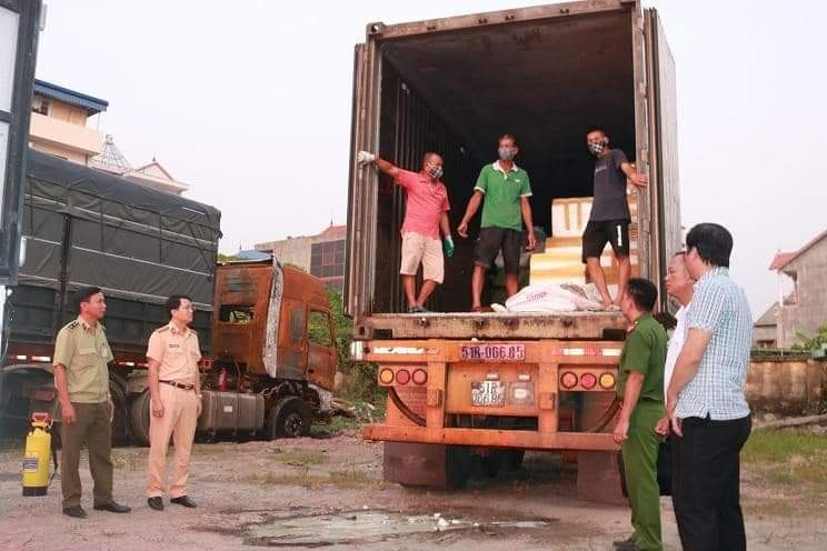 Dùng container chở 6 tấn lòng lợn nhiễm dịch tả đi tiêu thụ