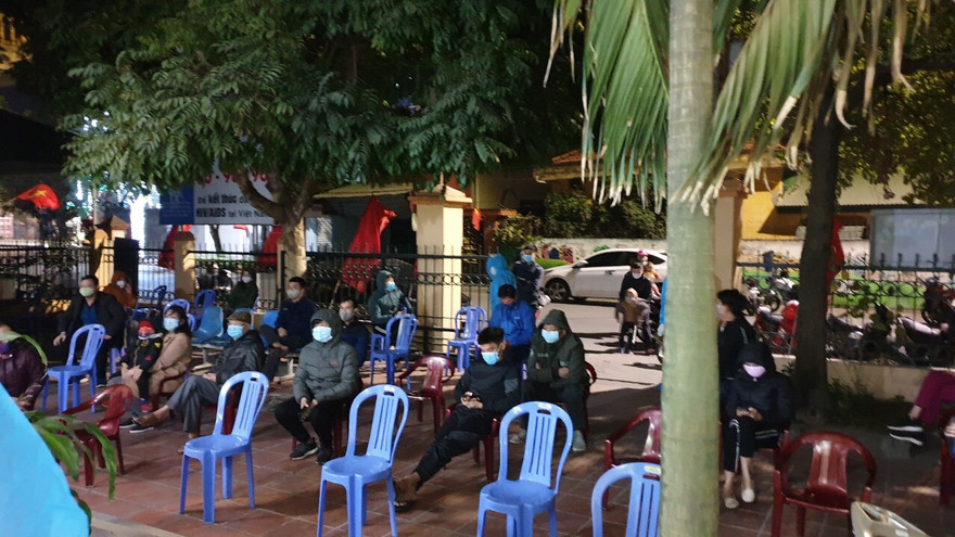 Quảng Ninh trắng đêm căng mình chống dịch