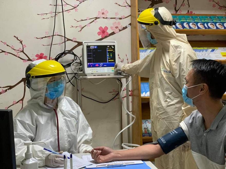 Quảng Ninh: Cận cảnh tiêm những mũi vắc xin ngừa COVID-19 đầu tiên 