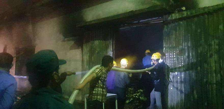 Cháy tại công ty đế giày, hơn 1.000 m2 nhà xưởng bị thiêu rụi