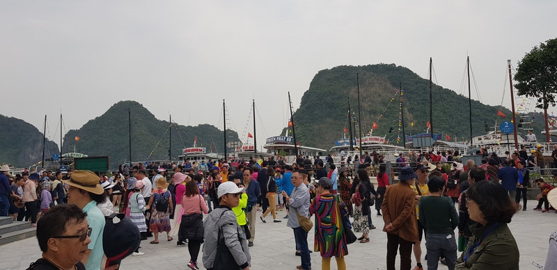 Đề xuất tăng gần gấp đôi phí tham quan vịnh Hạ Long