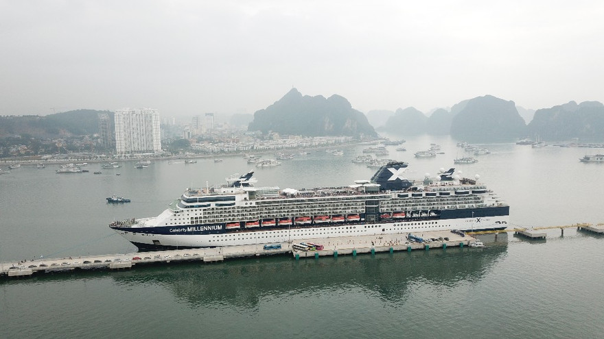 Việt Nam đón du khách thứ 15 triệu tại cảng tàu nghìn tỷ