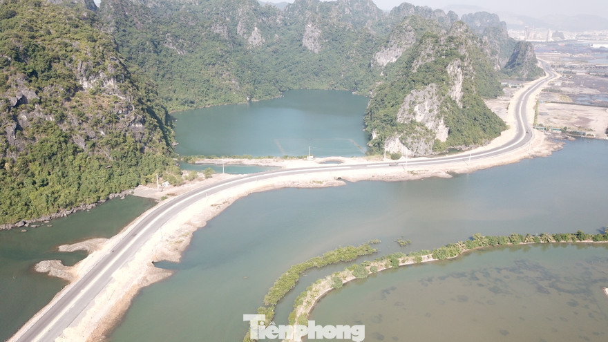 Trên công trường thi công đường bao biển hơn 2.000 tỷ nối TP Hạ Long - Cẩm Phả