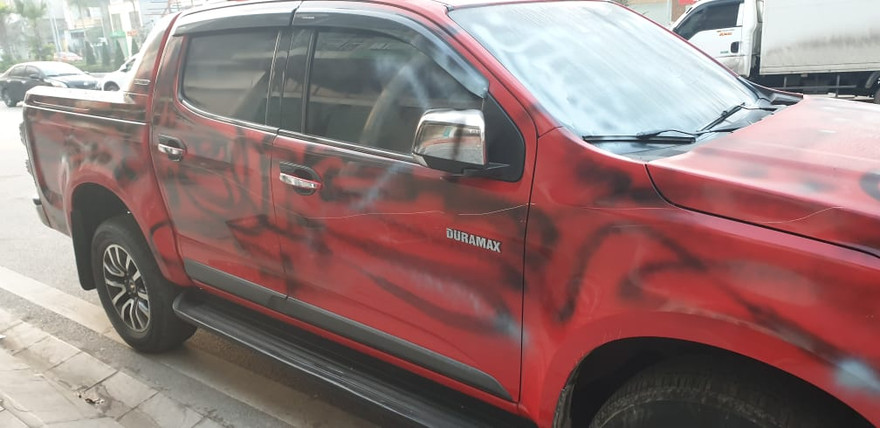 Một nhà báo bị kẻ xấu “khủng bố” phá hoại xe