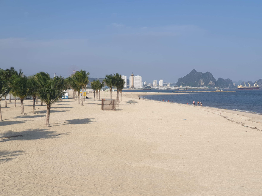 Quảng Ninh không bóng du khách trong ngày đầu nghỉ lễ 30/4