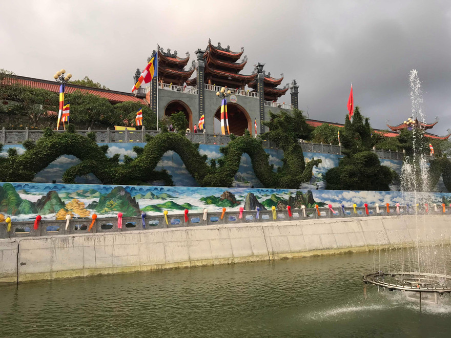 Chủ tịch Uông Bí phủ nhận thông tin nhiều quan chức đầu tư chùa Ba Vàng