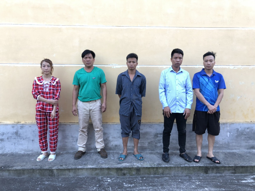 Bắt nhóm đối tượng thông đồng từ kế toán đến nhân viên trạm cân chiếm đoạt tài sản