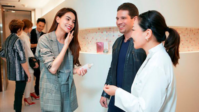 Hồ Ngọc Hà đang tìm hiểu dịch vụ làm đẹp của Nhật