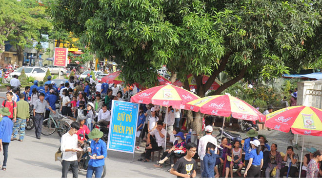 Cụm thi Vinh đón hơn 21.000 thí sinh về làm thủ tục