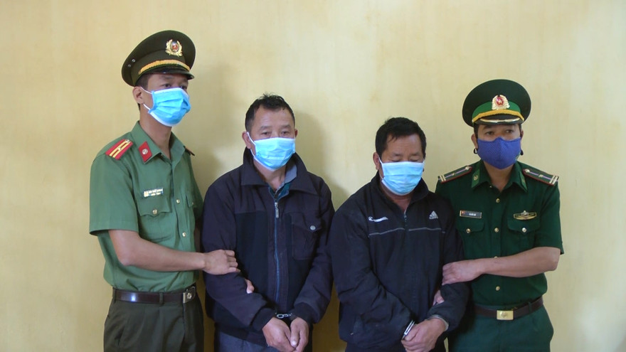 2 đối tượng tổ chức cho người khác xuất cảnh trái phép sang Trung Quốc bị bắt giữ.