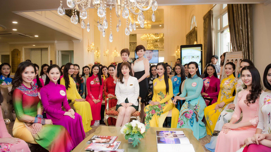 Thí sinh HHVN tận hưởng dịch vụ tại Thanh Hằng Beauty Medi