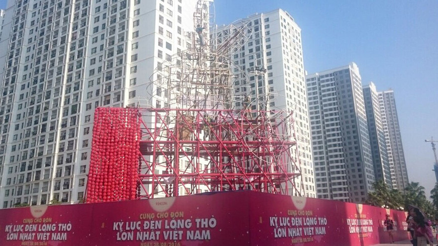 Vincom lập 2 kỷ lục Guinness về đèn lồng