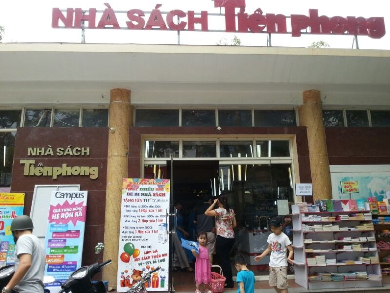 Tưng bừng quà tặng tết Thiếu Nhi Tại hệ thống Nhà sách Tiền Phong