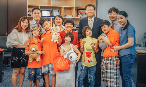 Hanwha Life Việt Nam được trao tặng bằng khen của sở LĐTBXH