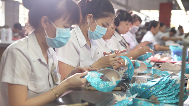 Dây chuyển sản xuất của Biti’s vượt qua hàng loạt tiêu chuẩn khắt khe của Disney toàn cầu