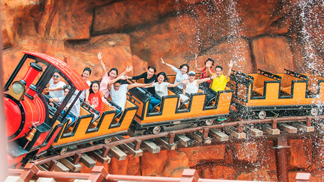 Vinpearl Land Nha Trang khai trương Công viên phao nổi lớn nhất thế giới