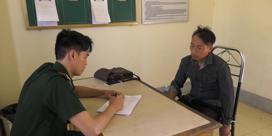 Cơ quan chức năng lấy lời khai đối tượng Hảng Seo Chín.