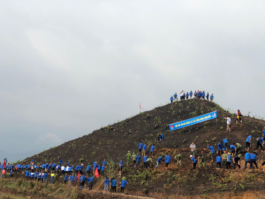 Tuổi trẻ Yên Bái ra quân khởi công “Khai hoang ruộng bậc thang mở rộng diện tích canh tác gắn với phát triển Danh thắng Ruộng bậc thang Mù Cang Chải.