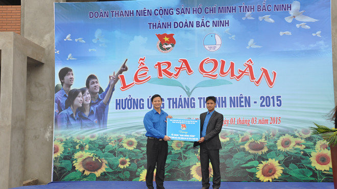 Hiệu quả bước đầu của phong trào tặng tủ sách 'Bạn đồng hành'