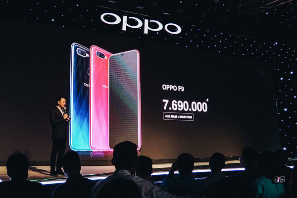 Chưa có giá, khách hàng vẫn liên tục đặt cọc cho OPPO F9
