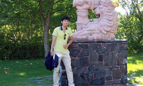 TS. Lê Hoàng Sinh hiện đang nghiên cứu ứng dụng trong lĩnh vực Hóa Vật liệu tại ĐH Duy Tân