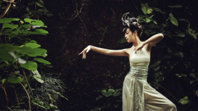 “ Nghệ thuật nói chung, khó có thể so sánh ngành nào khó hơn, vất vả hơn ngành nào. Nhưng, nói đến diễn viên , ai cũng phải thừa nhận ngoài tài năng bẩm sinh, thì sự khổ luyện và trau dồi với nghề mới chính là cốt lõi của người nghệ sỹ chân chính." . Tha