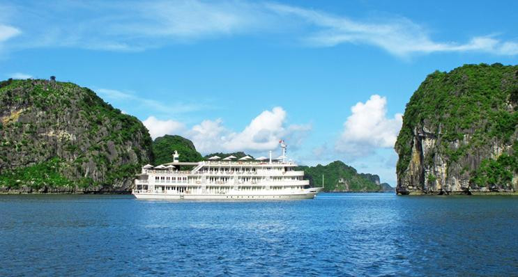 "Du thuyền Âu Cơ đưa ra gói du lịch 3 ngày 2 đêm du ngoạn vịnh Hạ Long trên du thuyền để hút khách".