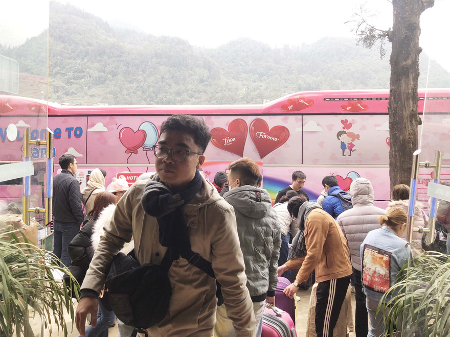 Khách du lịch nườm nượp đổ về Sa Pa trước giờ công bố thành lập thị xã