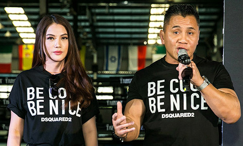 Trương Ngọc Ánh (trái) và Cung Lê ở buổi giới thiệu dự án hồi tháng 5.