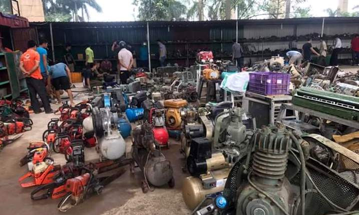 Sau khi cơ quan chức năng kiểm tra, "siêu thị" đồ cũ Nhật ngang nhiên bày bán 