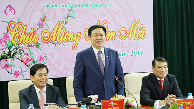 Phó Thủ tướng Chính phủ Vương Đình Huệ nhấn mạnh: NHCSXH là ngân hàng của Chính phủ, thay mặt Đảng và Nhà nước thực hiện các chương trình an sinh, giảm nghèo. Qua uy tín của NHCSXH, người dân thấy Đảng, Chính phủ, hệ thống chính trị ở đó