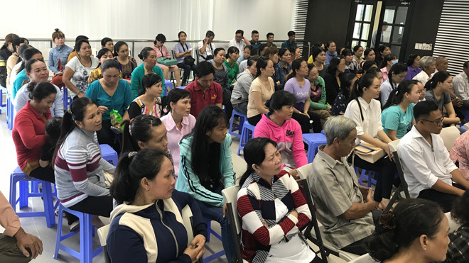 Người dân tham dự buổi tập huấn. Ảnh Việt Văn