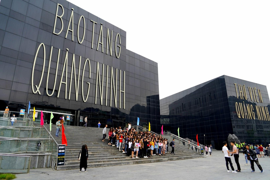 Du lịch Hạ Long 'tập tễnh' đứng dậy sau đại dịch COVID-19