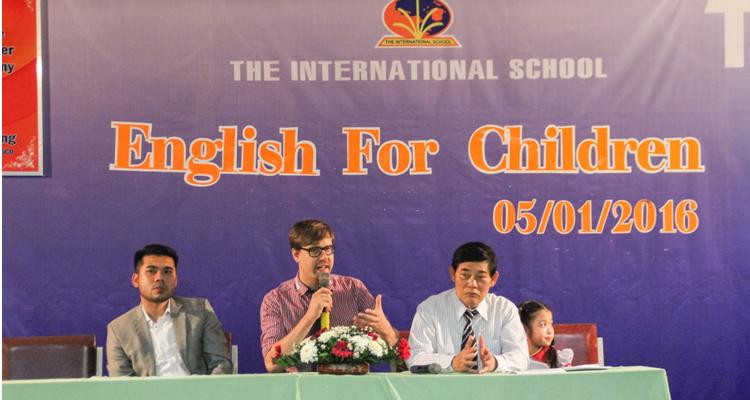 Mr. Doyle Muller (chuyên gia tư vấn giáo dục cho trẻ em) chia sẻ những kinh nghiệm trong lĩnh vực giảng dạy và nghiên cứu tâm lý trẻ em