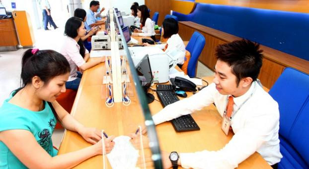 Với số tiền gửi 100 triệu đồng kỳ hạn 06 tháng sẽ được cấp ngay 1 mã số may mắn ngẫu nhiên từ phần mềm tin học. 100% khách hàng được nhận ngay tiền mặt tương đương với lãi suất thưởng căn cứ trên hai số cuối của mã số may mắn 