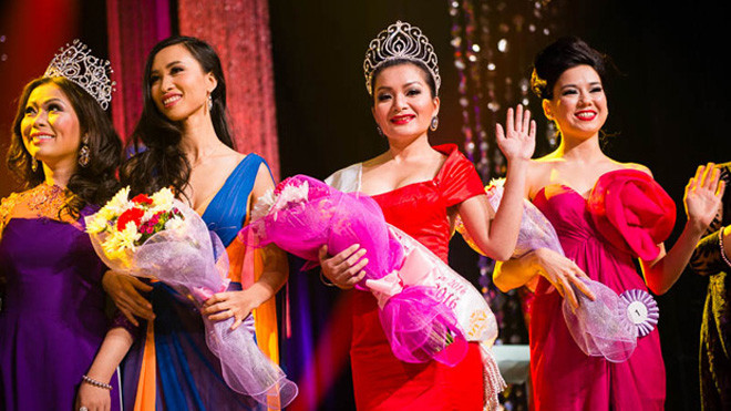 Hoàng My trong giờ phút đăng quang