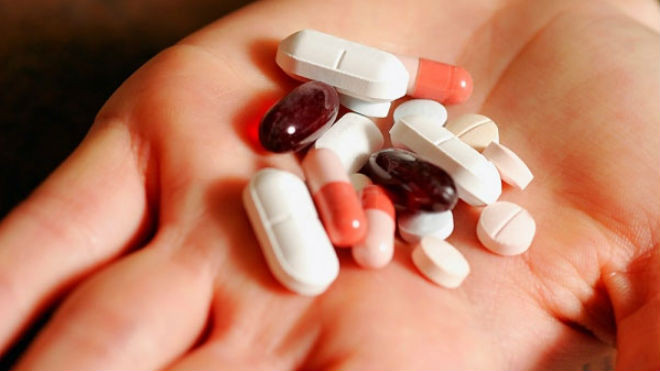 Sử dụng kháng sinh trị mụn trứng cá gây nhiều tác dụng phụ