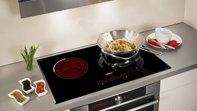 Bếp từ “bảo bối” cứu hoả của bà nội trợ mùa hè