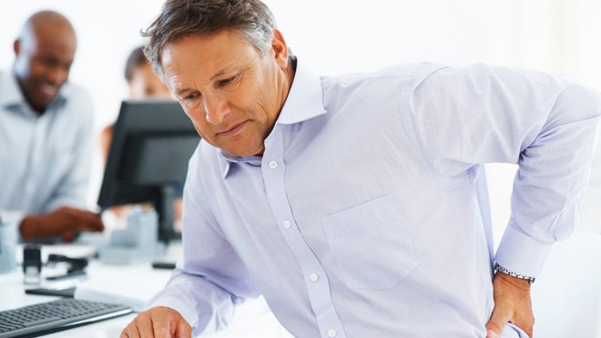 Thoát vị đĩa đệm gây đau lưng. (Ảnh minh họa).