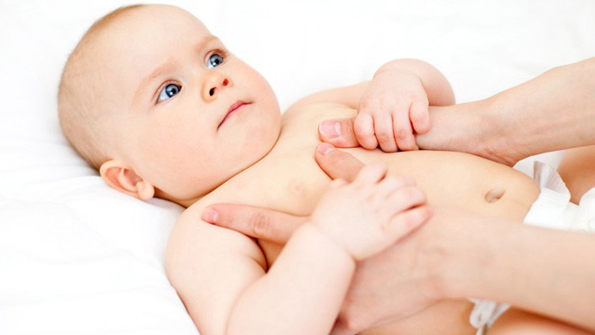 Trẻ em dễ mắc bệnh ngoài da do nhiễm virus. (Ảnh minh họa).