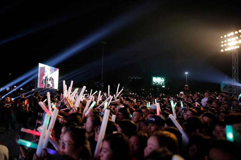 Quảng trường Nguyễn Tất Thành quy tụ hàng vạn khán giả tham gia đại nhạc hội