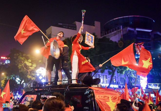 Bệnh nhân tim mạch vẫn có thể cổ vũ bóng đá nếu sức khỏe đảm bảo.