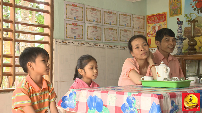 Gia đình anh Đinh Văn Sáng và chị Nguyễn Thị Lệ